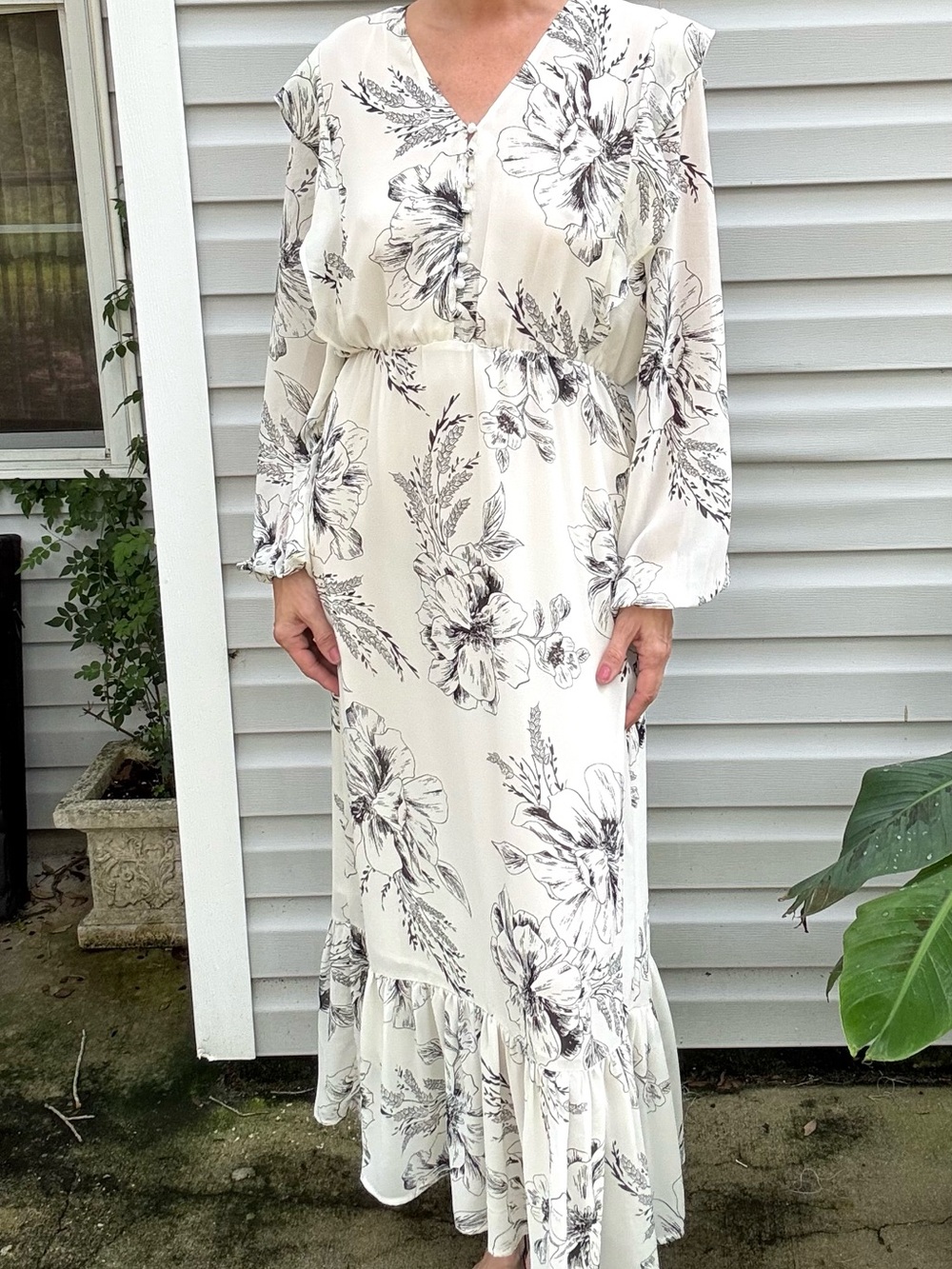 V-Neck Cream Floral Long Sleeve Maxi Dress
